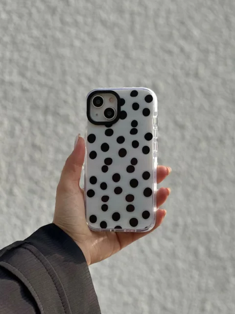 قاب طرح خال خالی مشکی سفید iphone 13normal